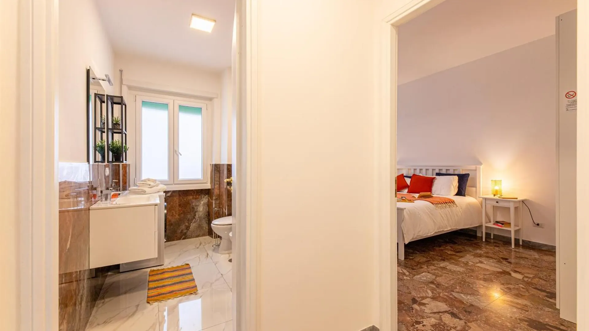 Flower Apartment Rom